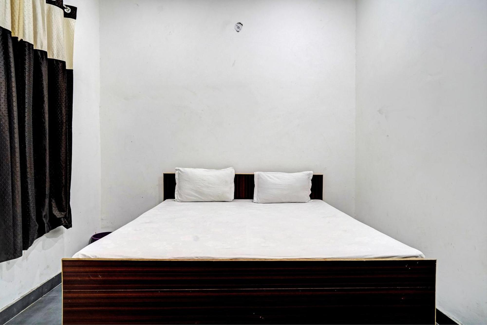 Hāthras Oyo Double Ss Hotel מראה חיצוני תמונה