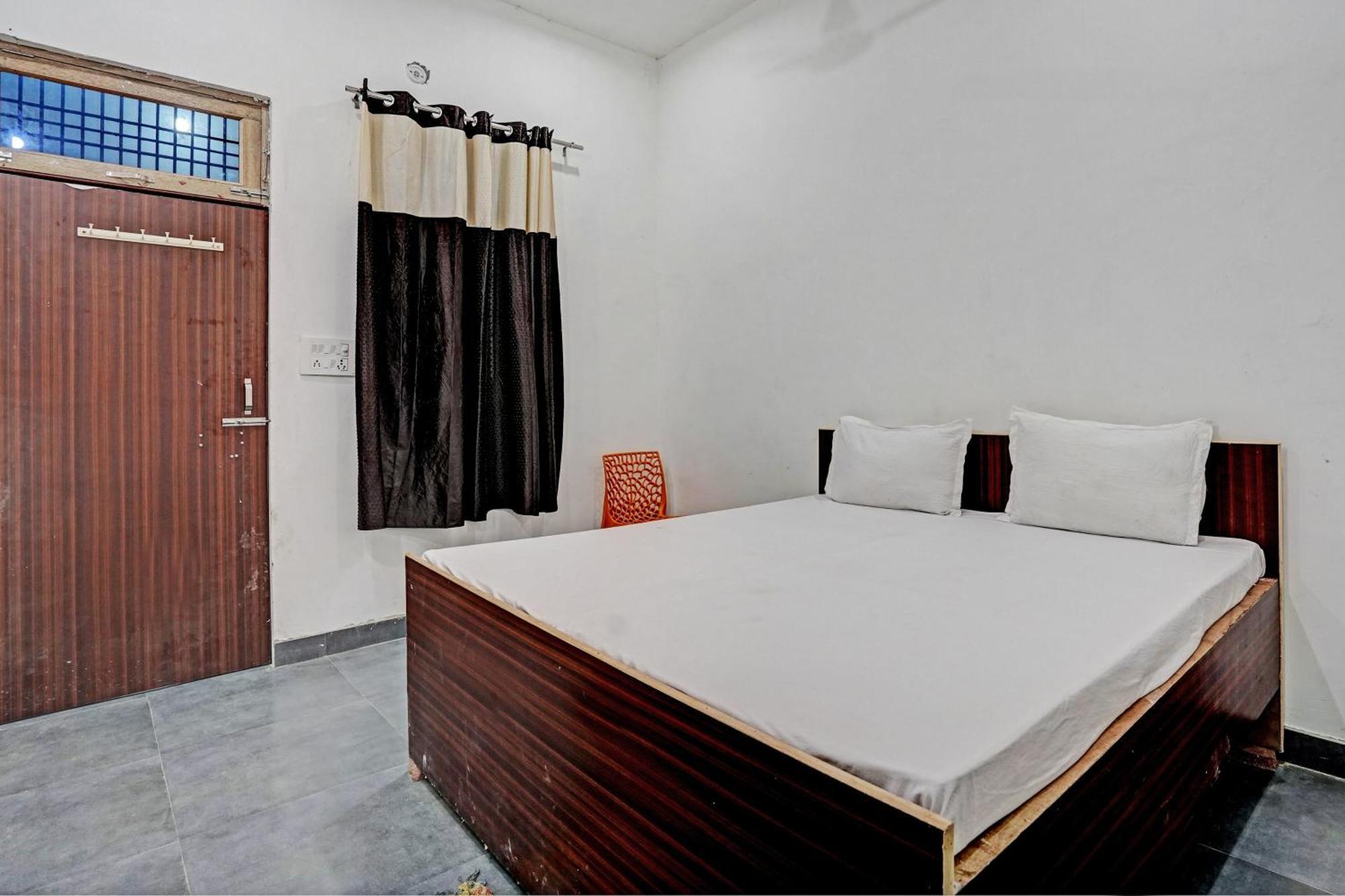 Hāthras Oyo Double Ss Hotel מראה חיצוני תמונה