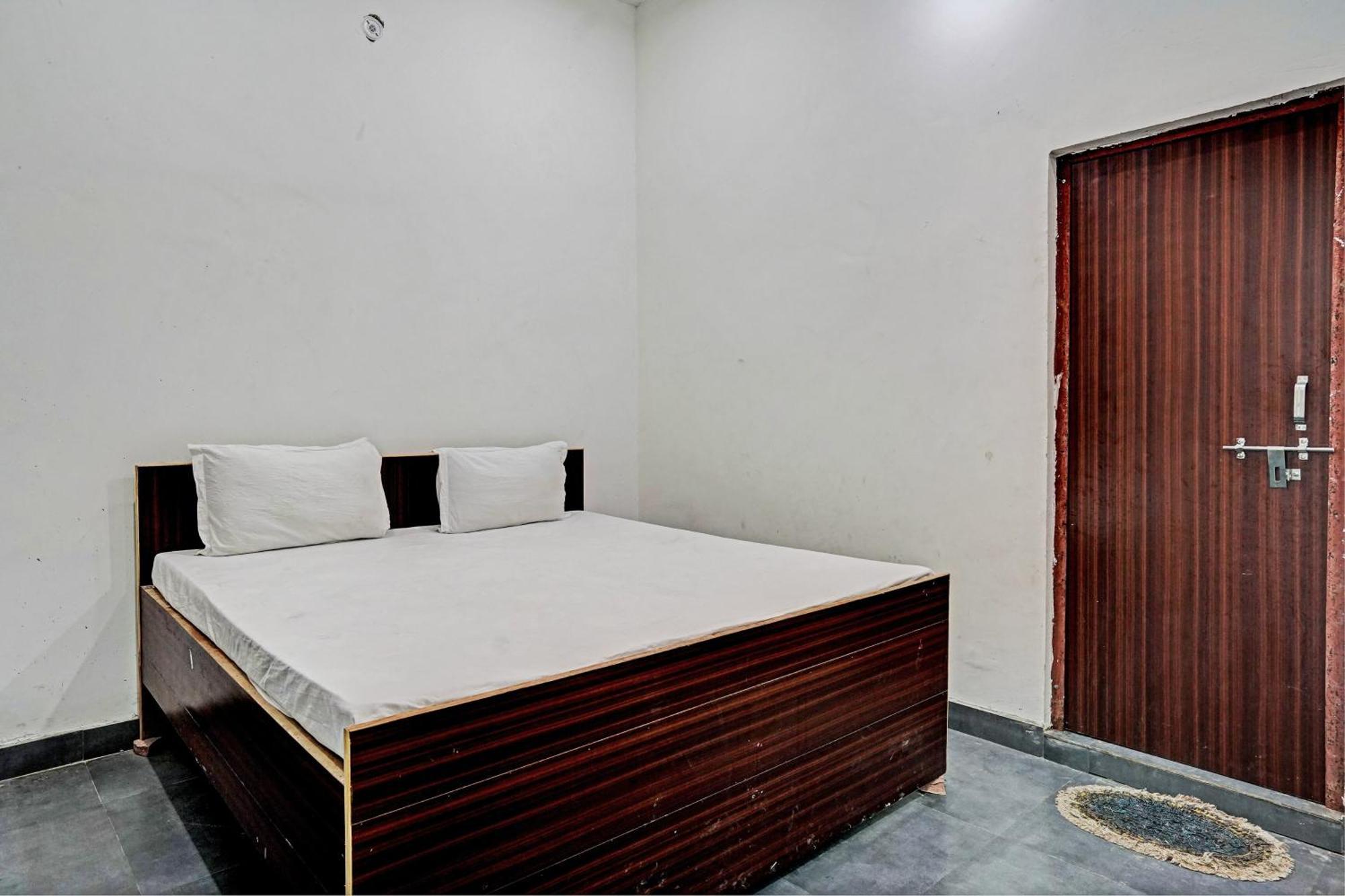 Hāthras Oyo Double Ss Hotel מראה חיצוני תמונה