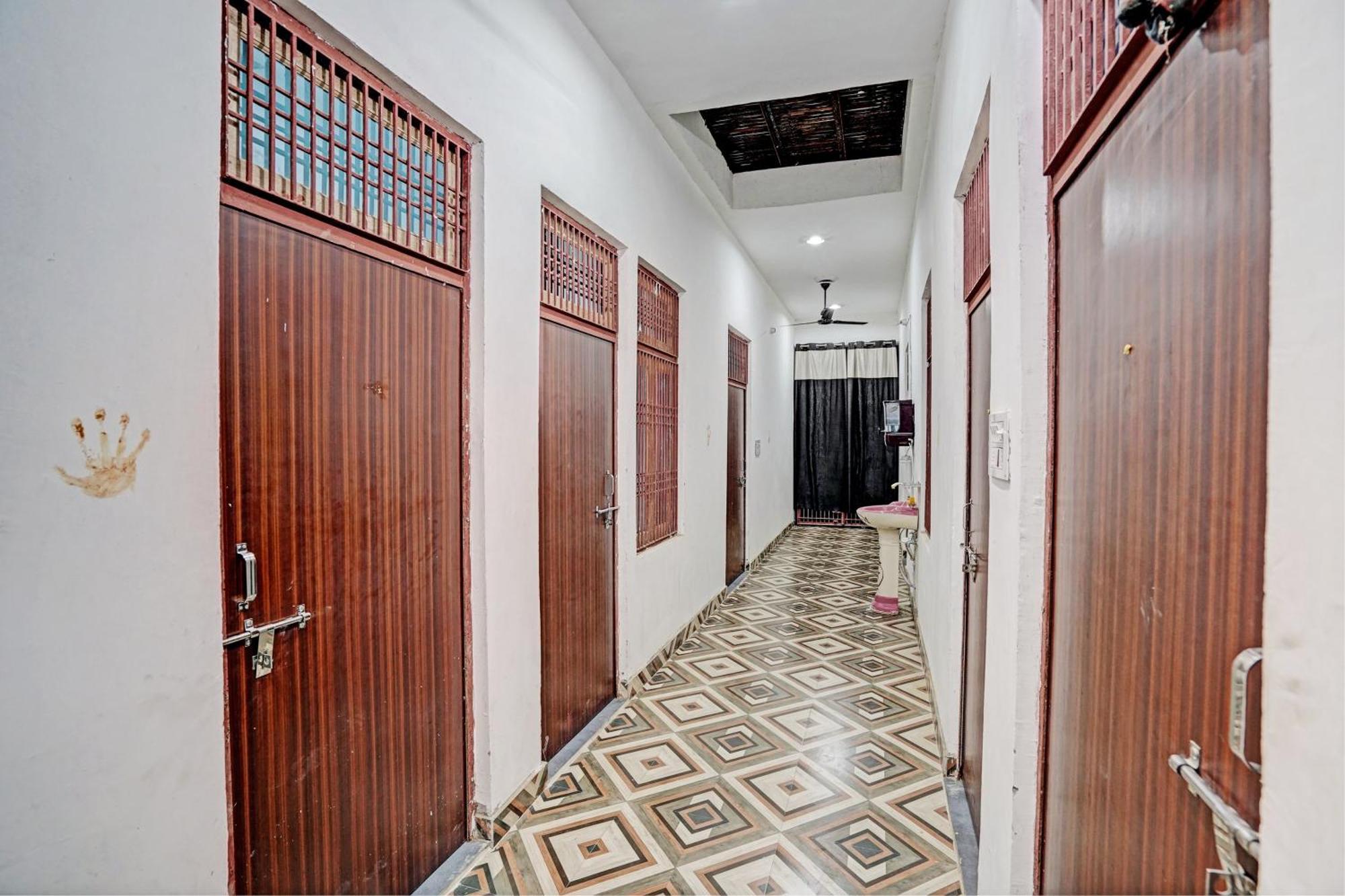 Hāthras Oyo Double Ss Hotel מראה חיצוני תמונה